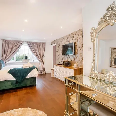Waterfront Apartament *